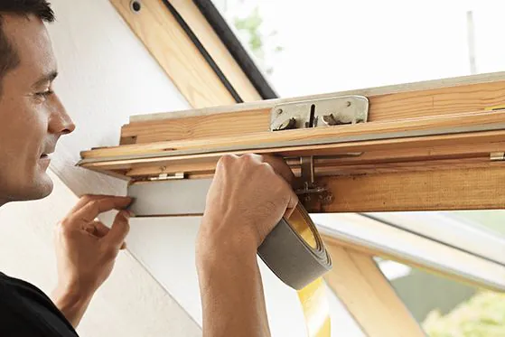 Wartung und Zubehör am VELUX Dachfenster